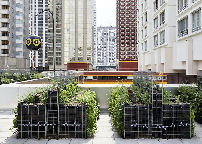 Yooma Urban Lodge Tour EiffelHotel Parijs